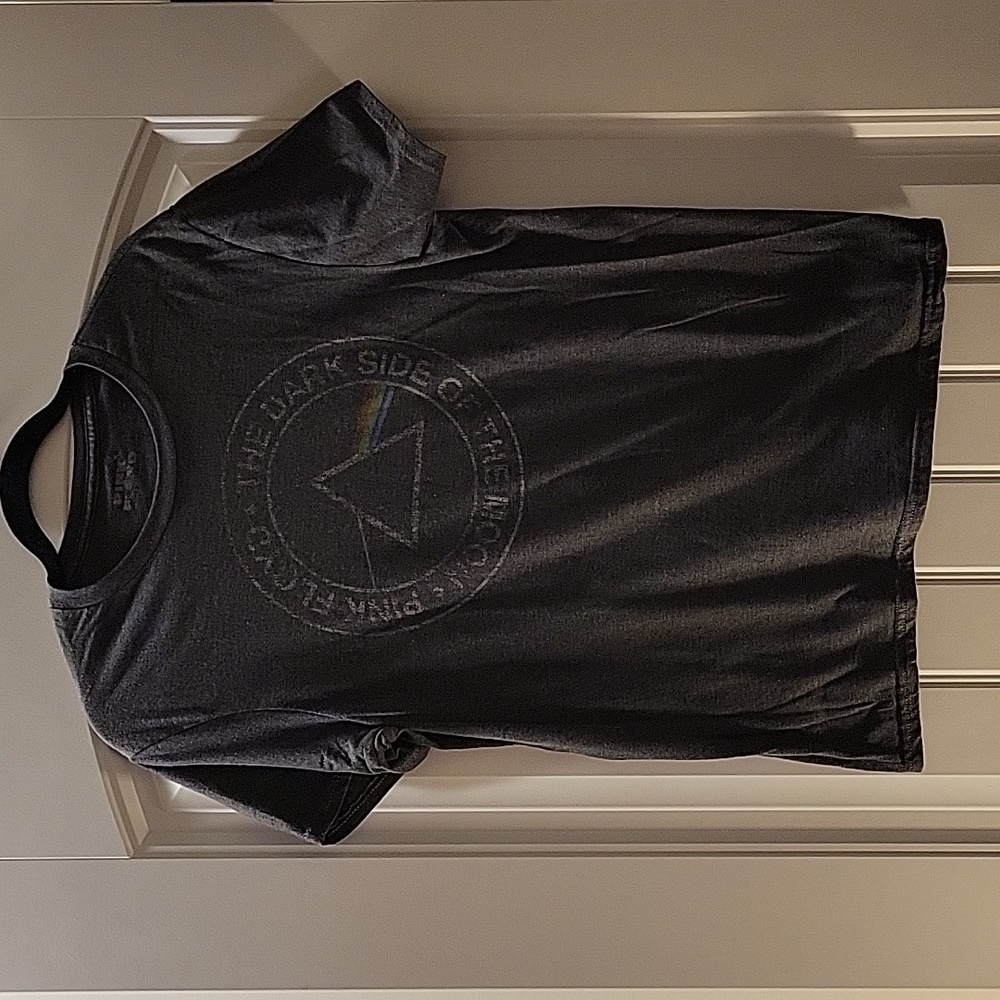 Pink Floyd Dark Side of the Moon gray t-shirt- size medium